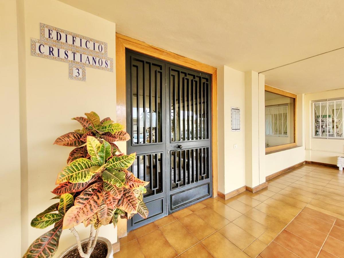 Sunbeach Apartment Арона Екстер'єр фото