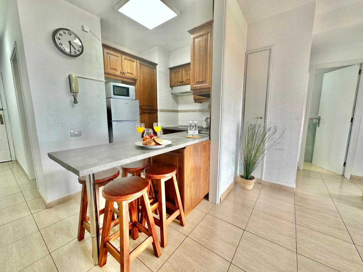 Sunbeach Apartment Арона Екстер'єр фото
