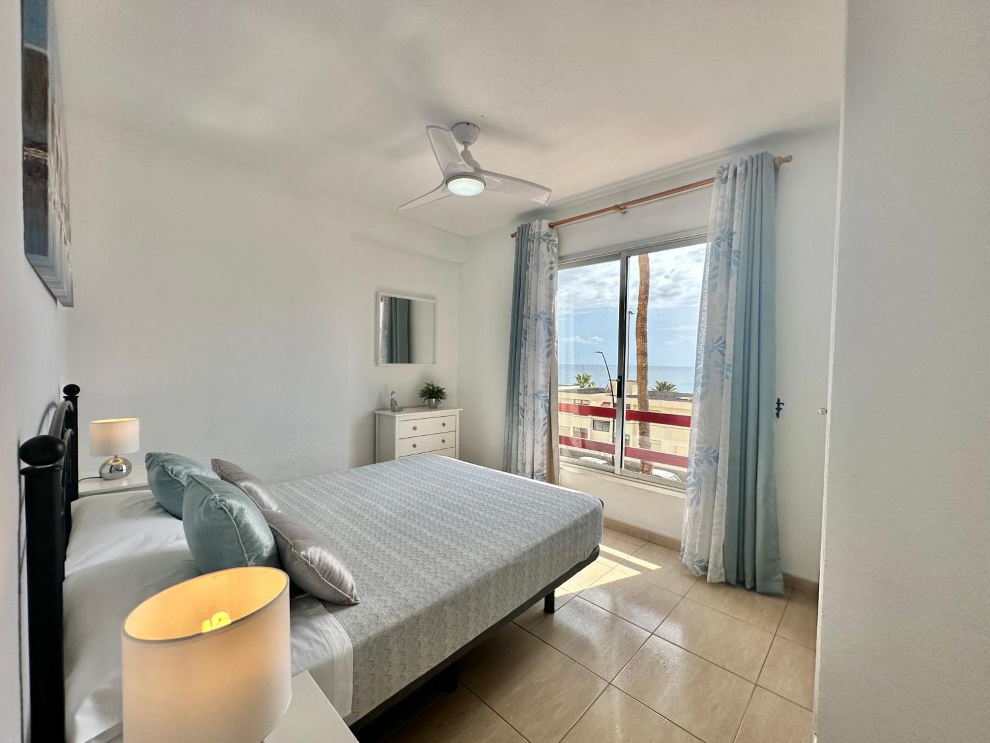 Sunbeach Apartment Арона Екстер'єр фото