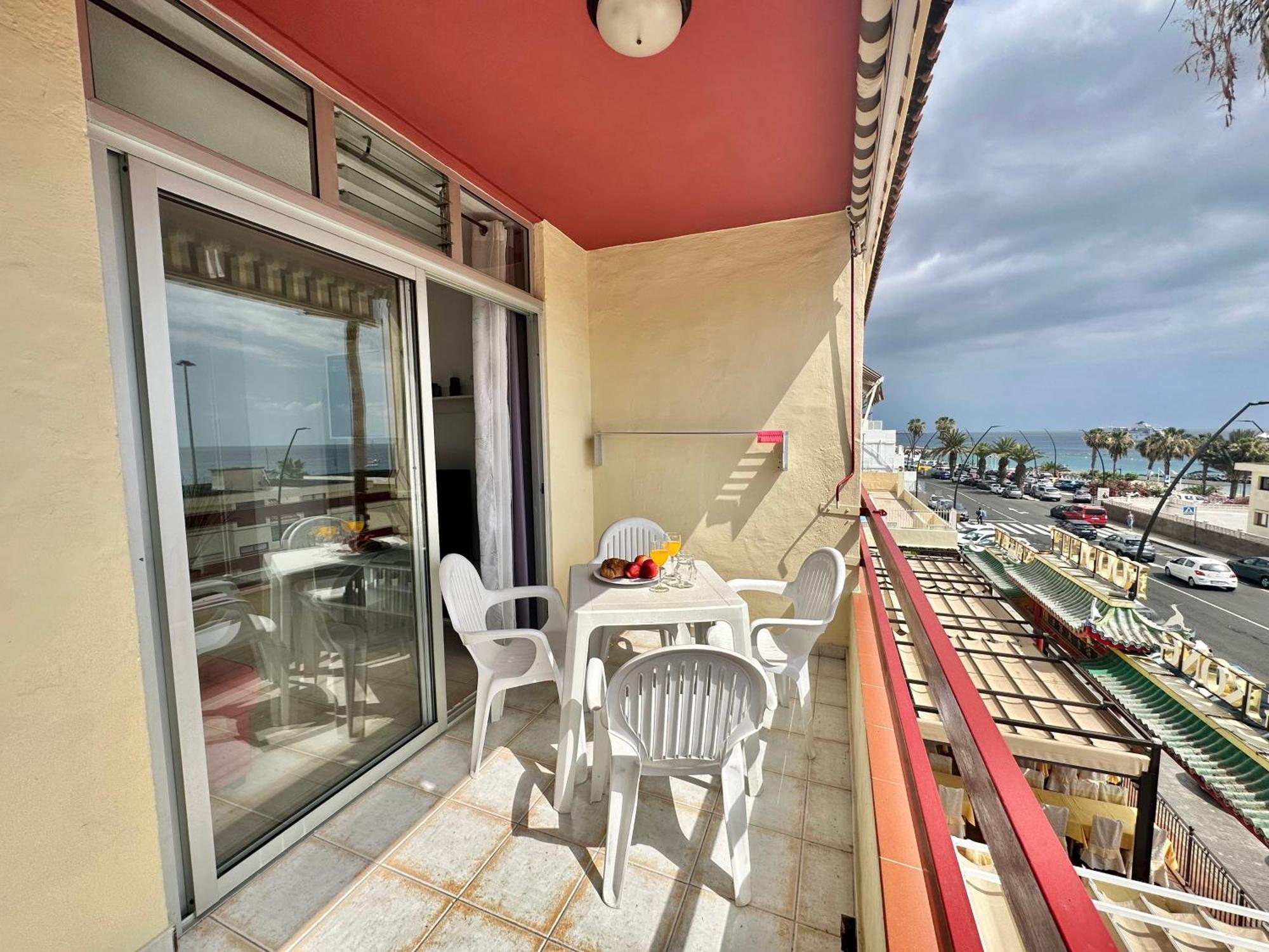 Sunbeach Apartment Арона Екстер'єр фото