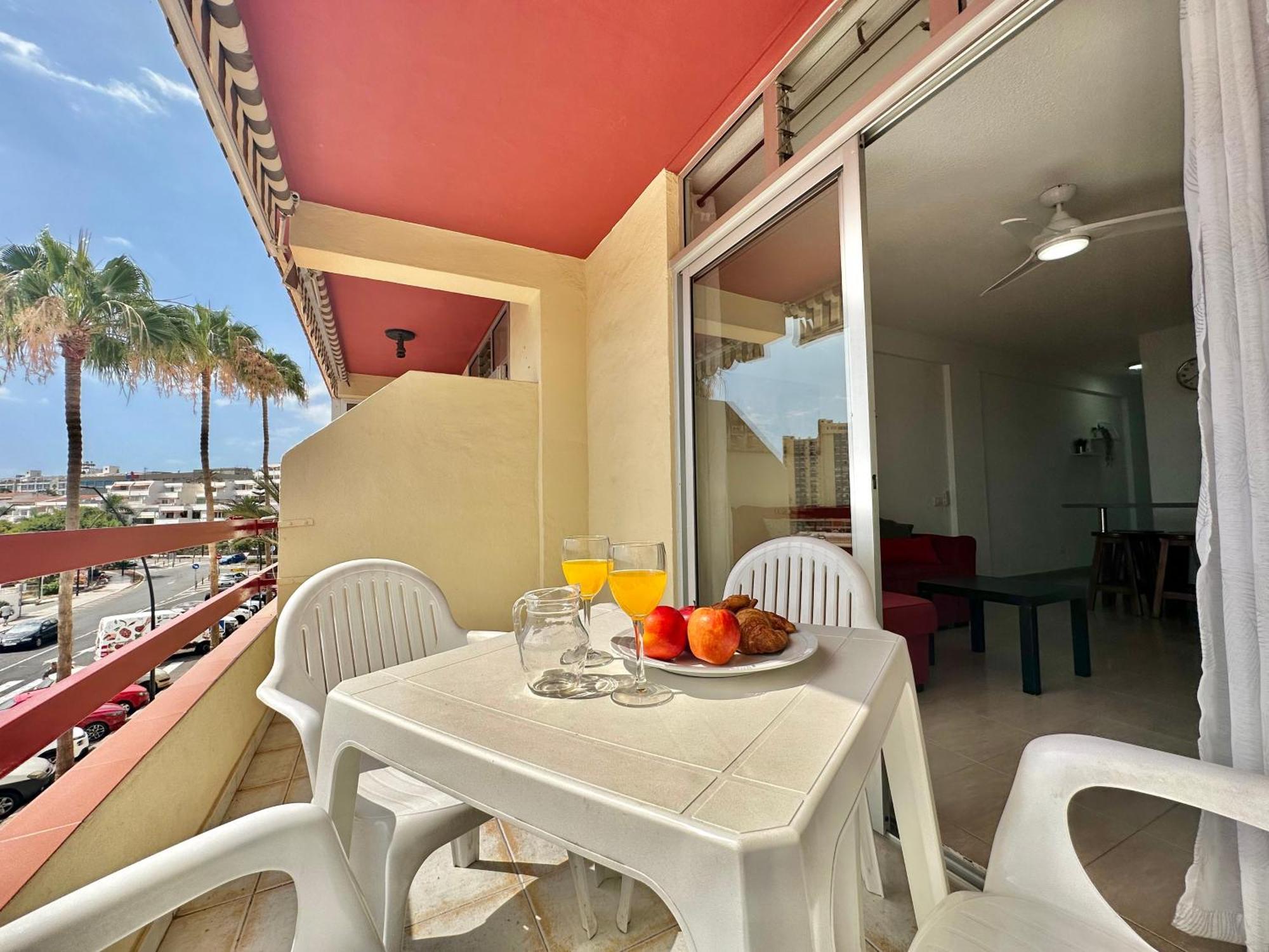 Sunbeach Apartment Арона Екстер'єр фото
