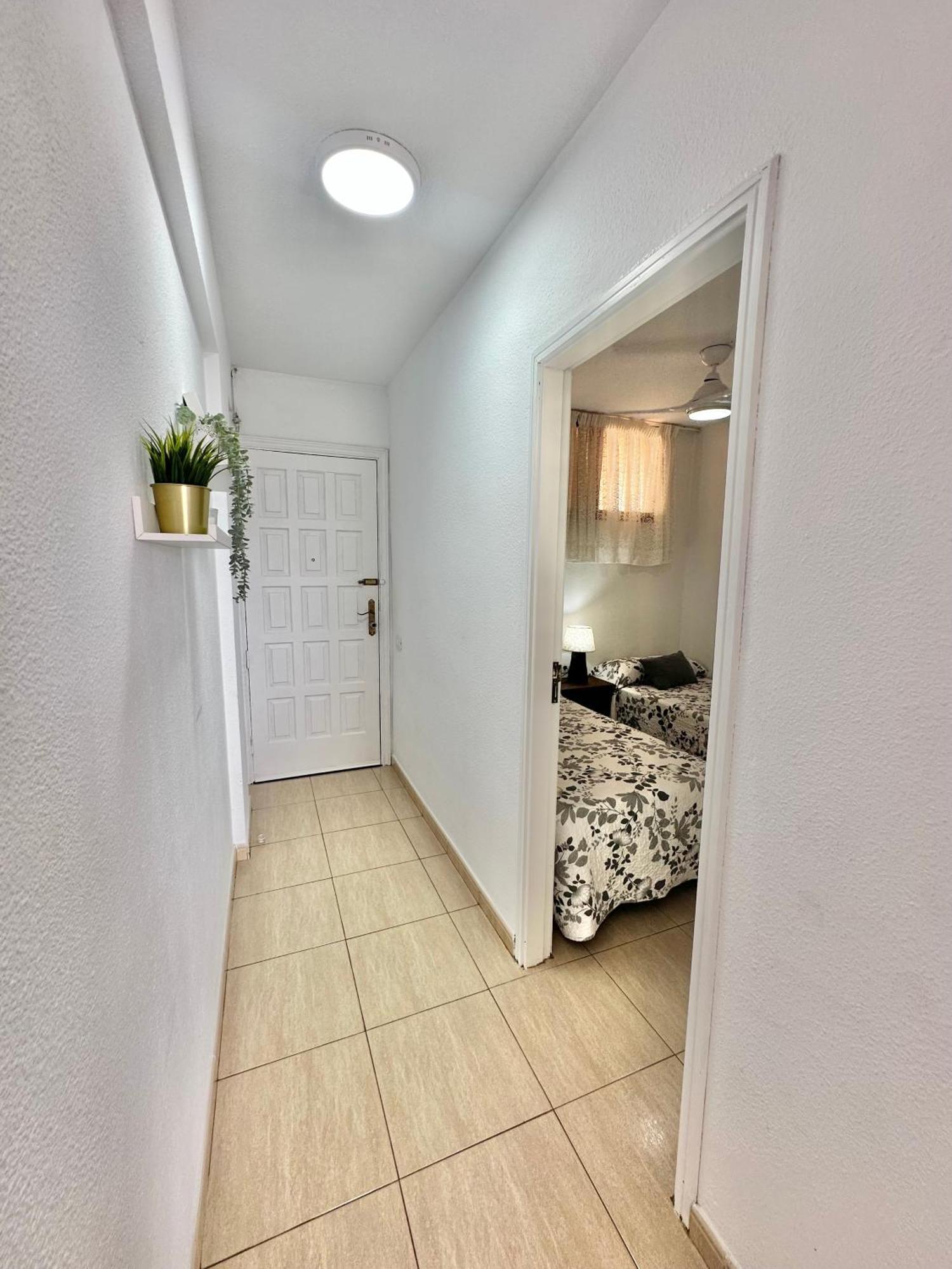 Sunbeach Apartment Арона Екстер'єр фото