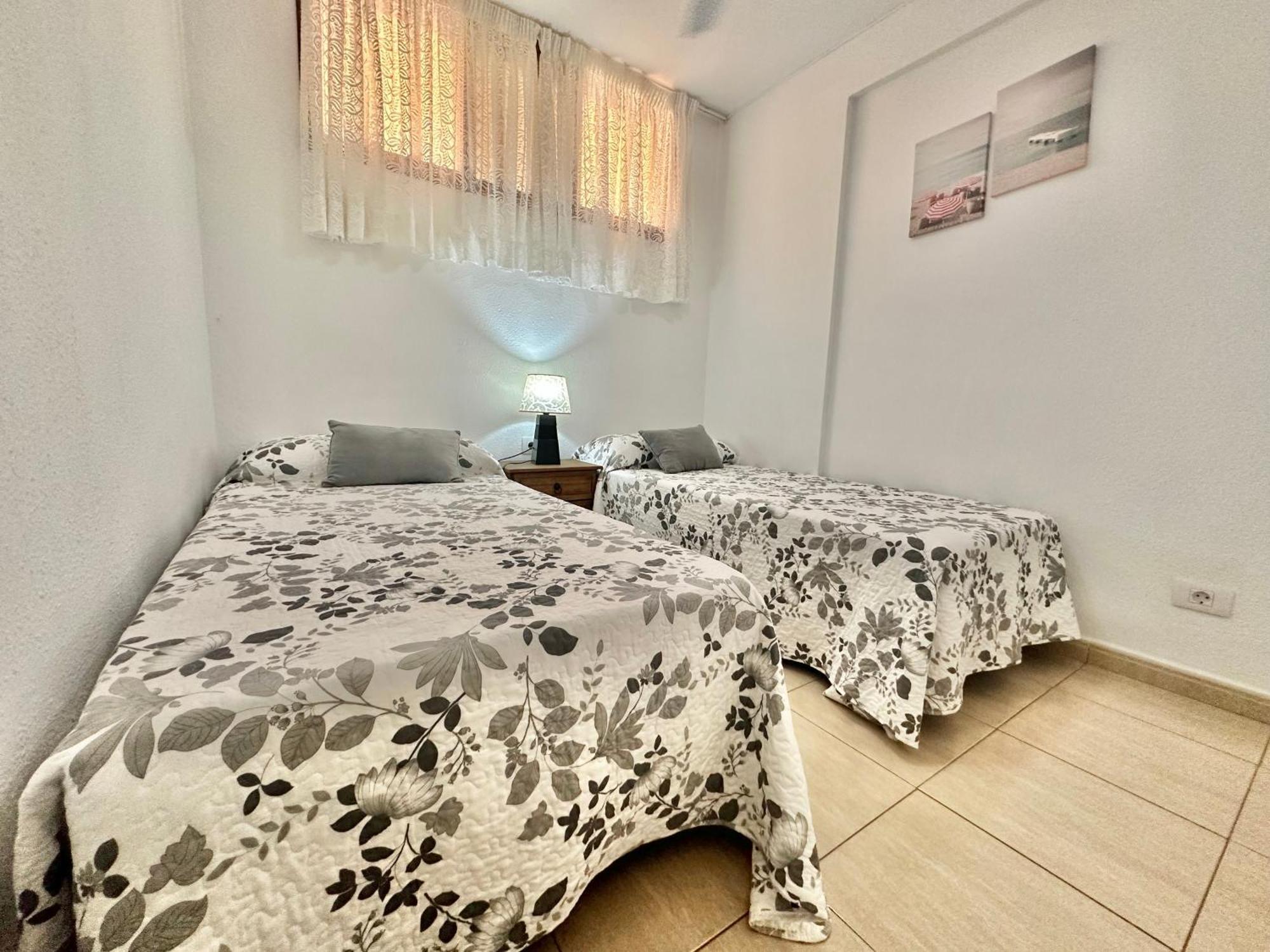 Sunbeach Apartment Арона Екстер'єр фото